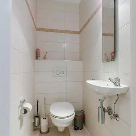 Huswell - Bright Duplexapartment Остенде